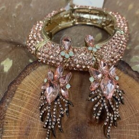 🔸STUNNING🔸 Peachy Rose Gold Square Fashion Bracelet!!! - Picture 7 of 7